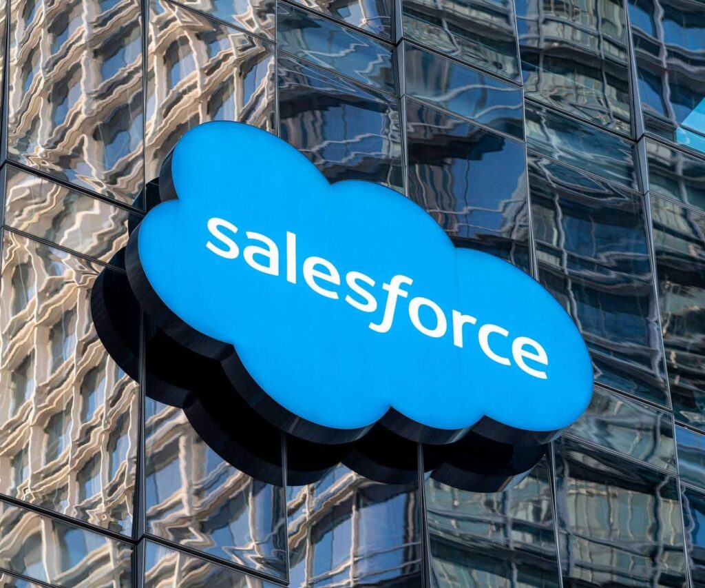 معرفی شرکت Salesforce ؛ تاریخچه، انواع محصولات و خدمات 