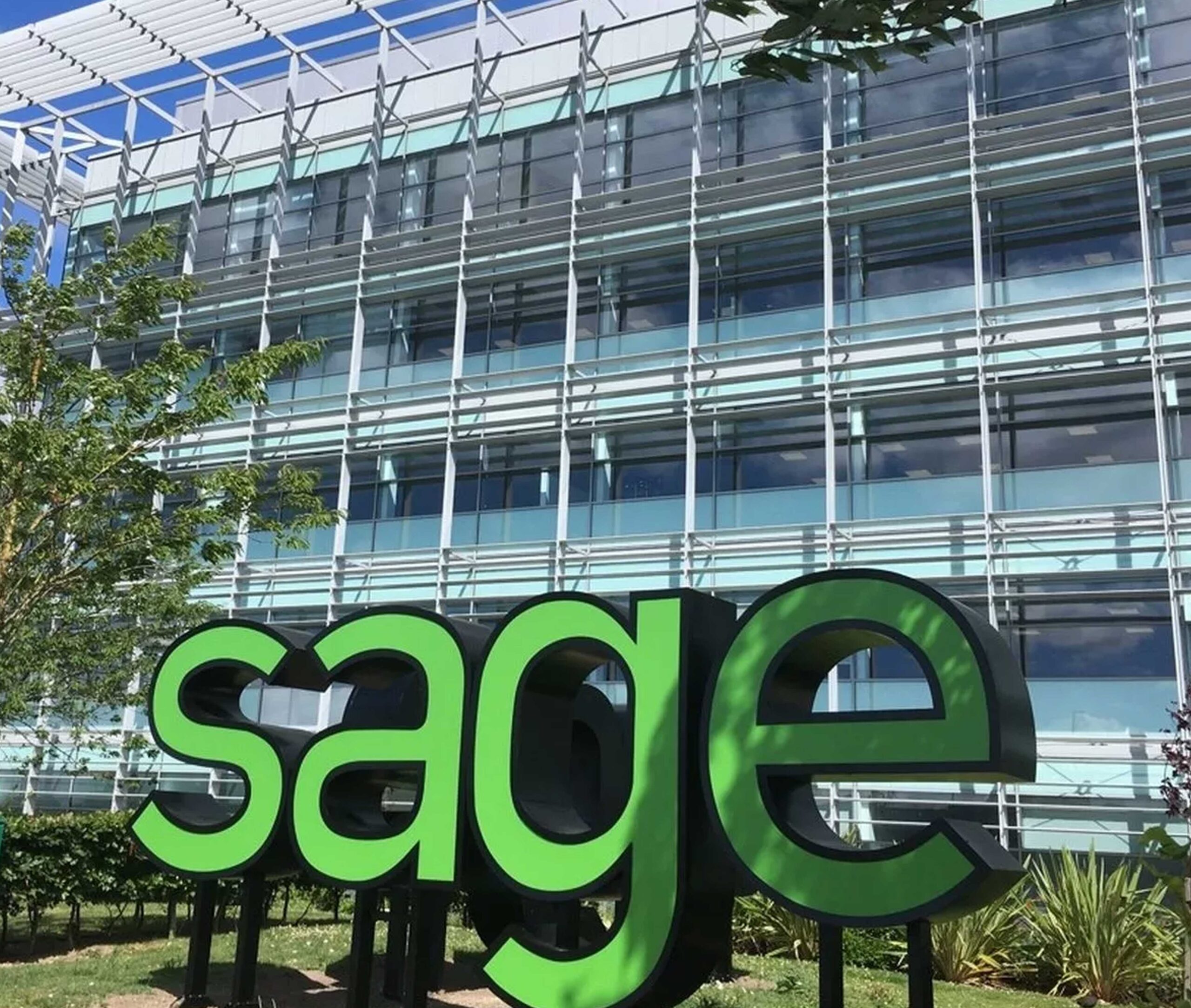 معرفی شرکت Sage ؛ تاریخچه، انواع محصولات و خدمات - همکاران سیستم