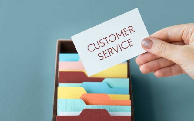 خدمات مشتریان ( Customer Service) چیست و چه اهمیتی برای کسب و کار دارد؟