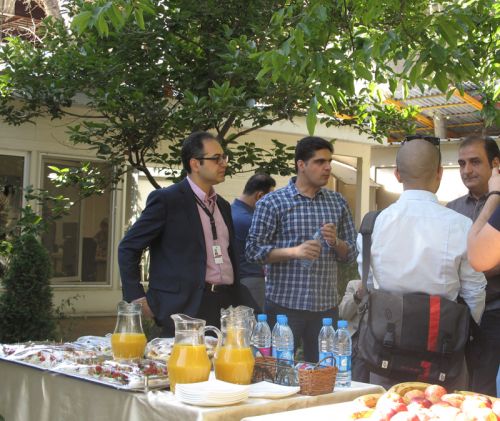 نشست خبری همکاران سیستم با خبرنگاران