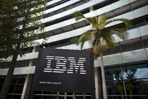 شرکتهای بزرگ فناوری به کمک IBM میآیند