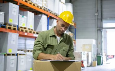 انباردار کیست؟ هر آنچه یک انباردار باید بداند